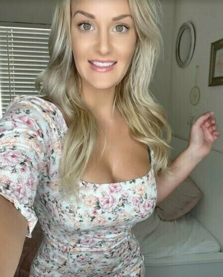 autumn onlyfans adult images