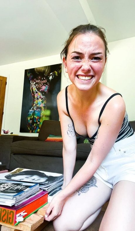 Shauna Dewit naked star photo