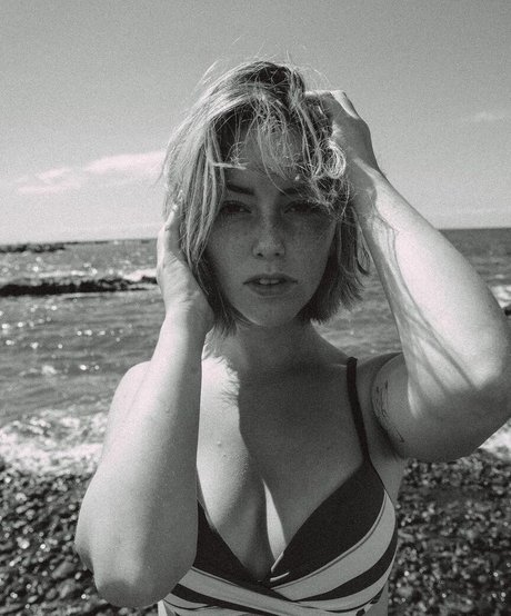 Shauna Dewit pornographic model galleries