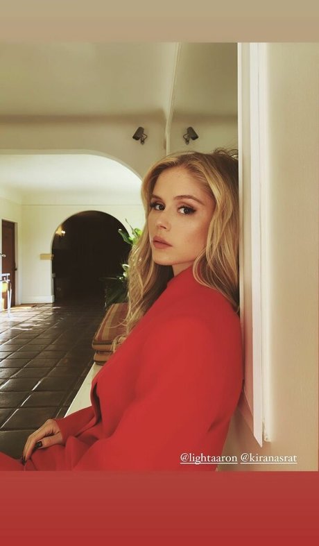 Erin Moriarty sexy star images