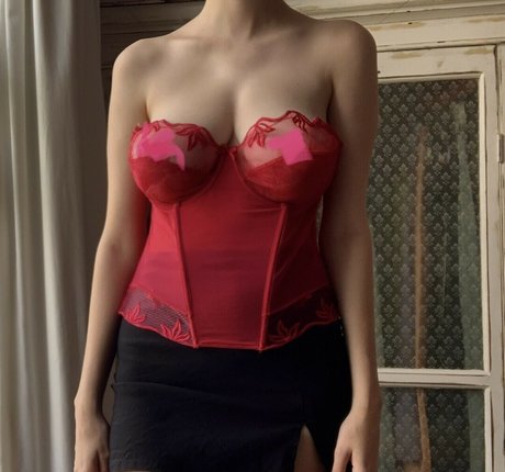 Eliza Goldsmith model gallery