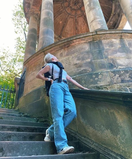 Courtney Miller nudes actress gallery