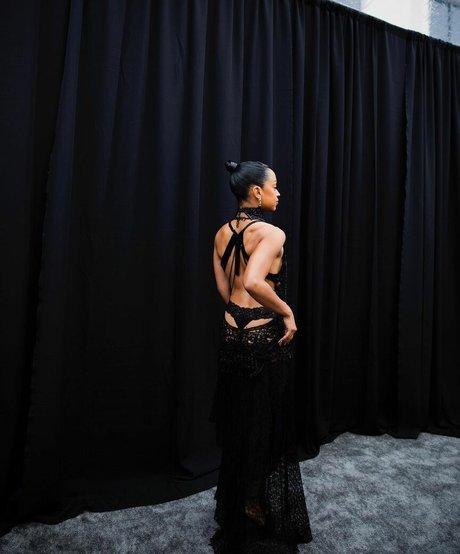 Liza Koshy perfect model picture