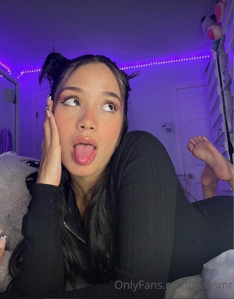 Sia ASMR free model picture