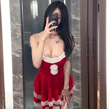 ladyboy asian onlyfans art nude picture