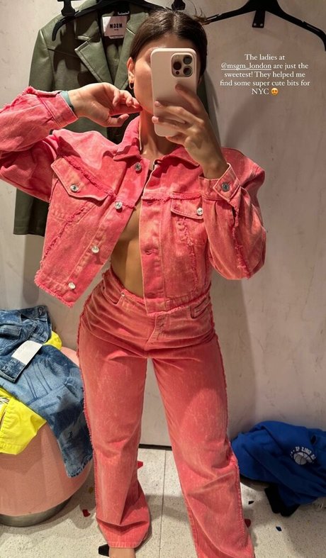 livefitelle hot model archive