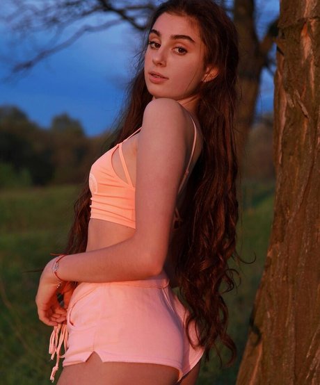 LisiFlex model pornographic image