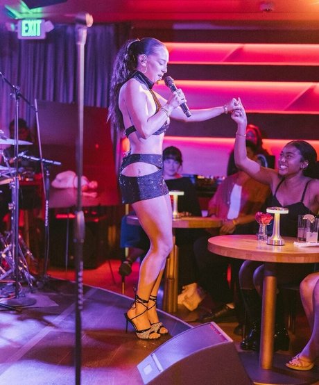 maetasworld hot star images