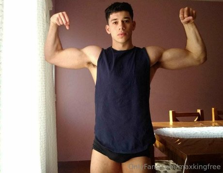 maxkingfree model naked photos