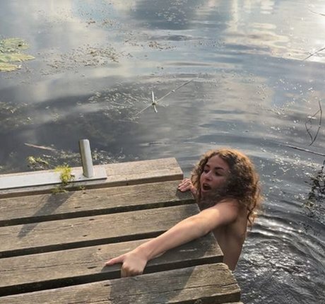 Girls mag high quality model image