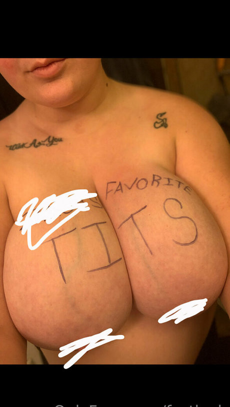 fostleah nude model galleries