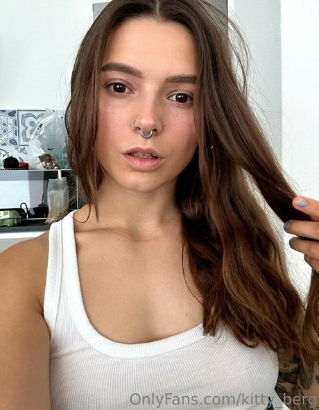 extreme squirt onlyfans pornographic photos