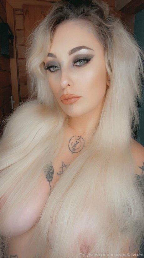 Heavymetalvixen hot actress picture