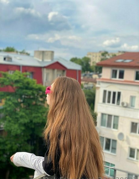 aerin emerald hd actress image