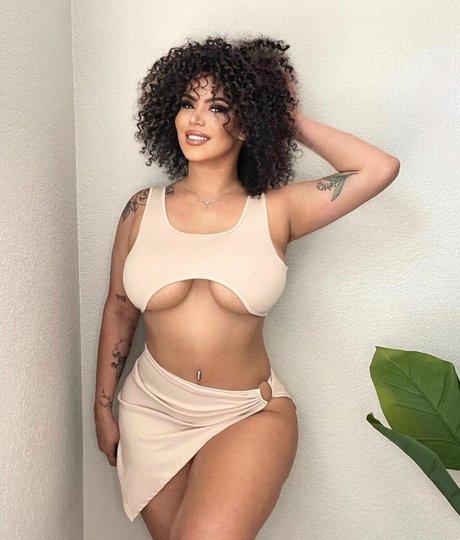 Calida pornstar hot pics