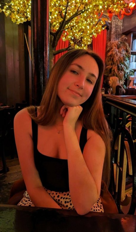 Ashton Matthews exclusive actress photos