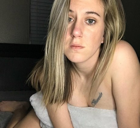 ameliabeaux beautiful actress pics