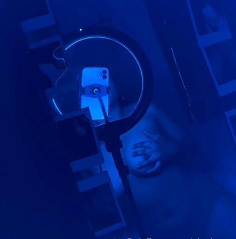 pregnant xxx onlyfans adult photo