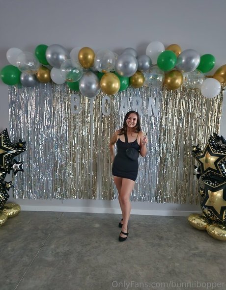 bunniibopper naked star img