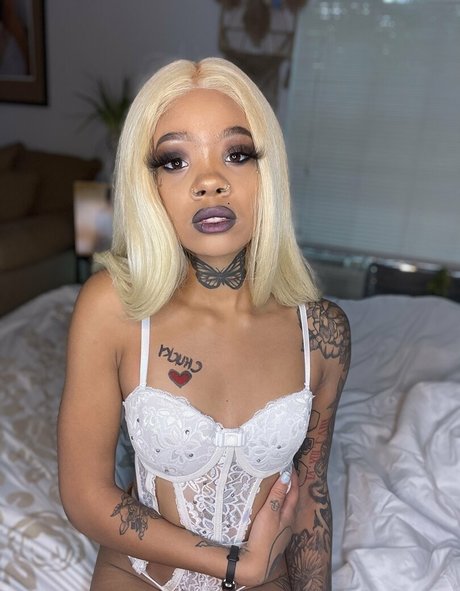 big tits curvy onlyfans naked img