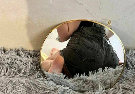 eveline hot high quality model pictures