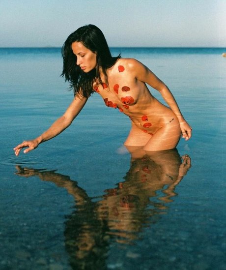 Francesca Pey erotic model img