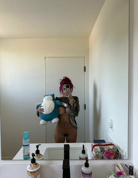 JizzJazz King Wavy pretty pornstar img