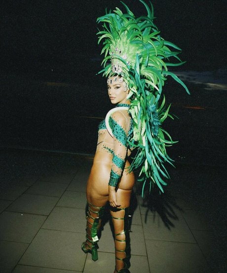 Gabriela Versiani star sex gallery