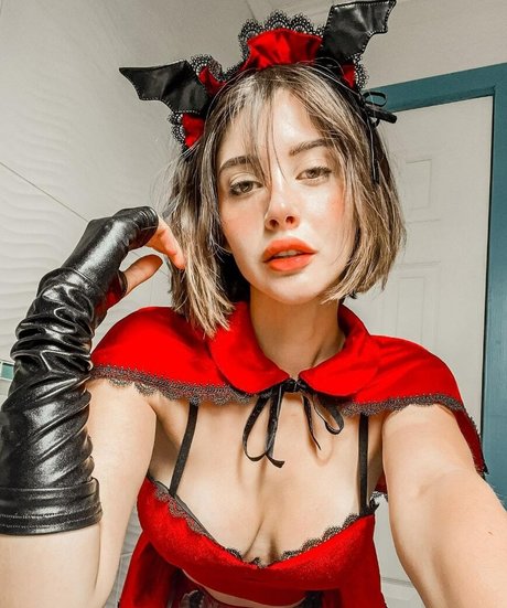 icata porn model img