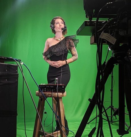 Soe Gschwind nice pornstar img