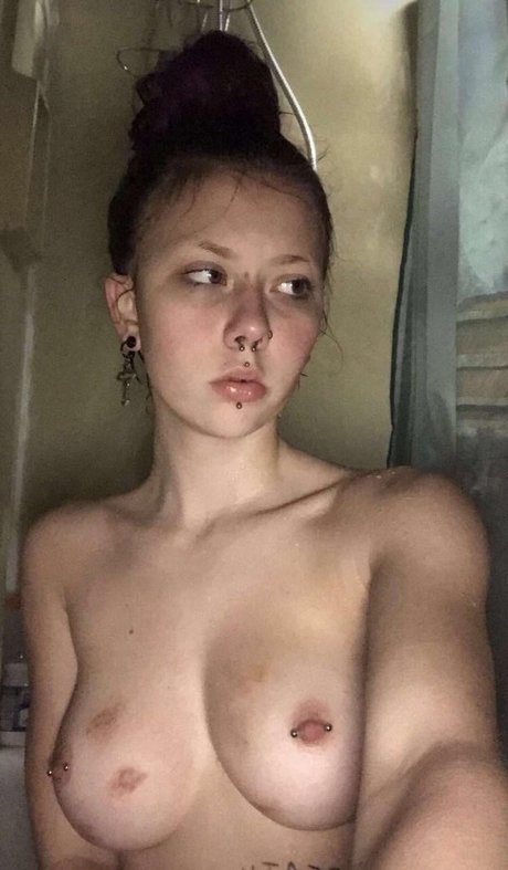 Radianttoilet sex actress picture