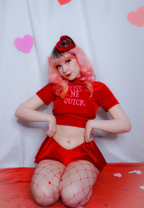 lawlietigerpony nude model pic