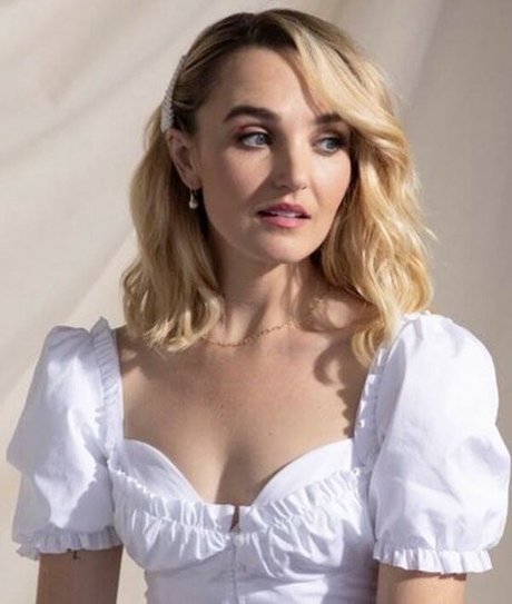 Chloe Fineman free actress img