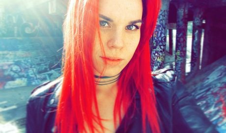 ScarlettFoxPlay adult model image