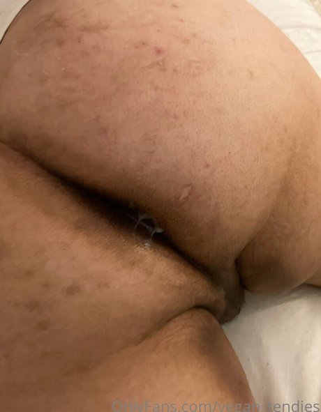 vegan tendies model exclusive pic