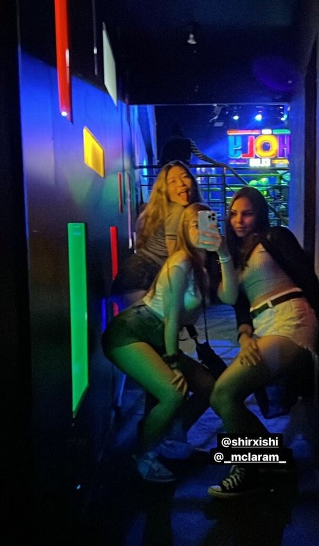 Beatriz Milhomens high quality model picture