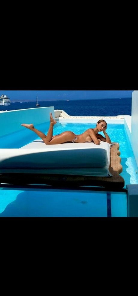 Eva Gutowski high quality actress pics