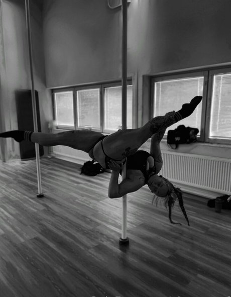 eleonoraof model naked pics