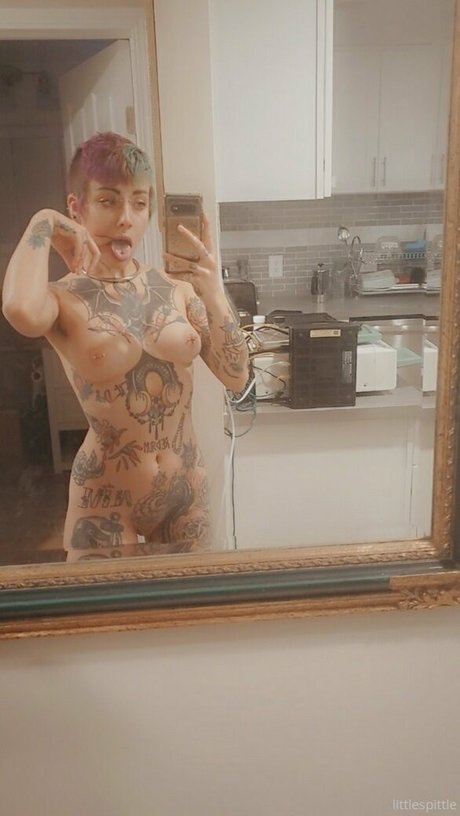 littlespittle naked model images