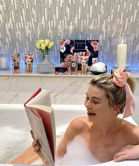 Georgia Toffolo adult model picture