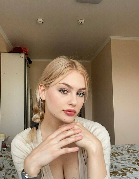 lilaxshy model top images