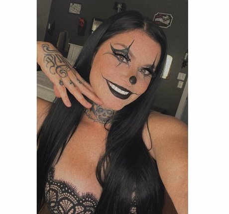 yourfavlittledemon model nudes img