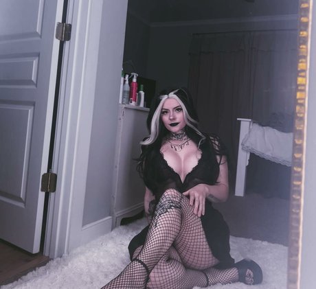 yourfavlittledemon star xxx pics