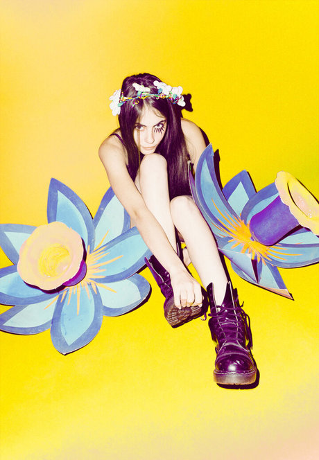 Willa Holland pretty model pic