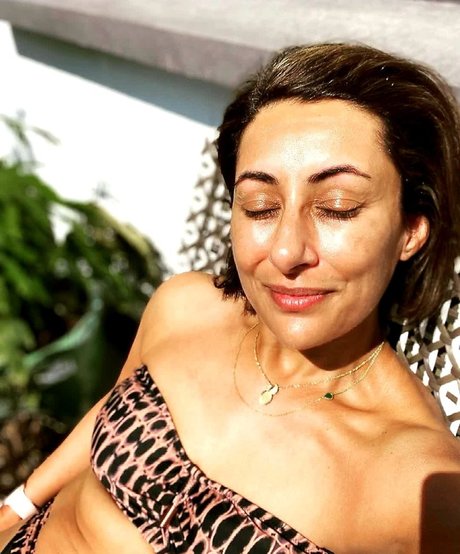 Saira Khan free pornstar img