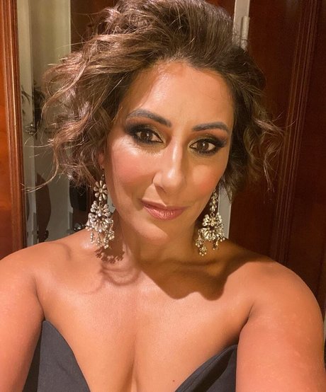 Saira Khan sex pornstar galleries