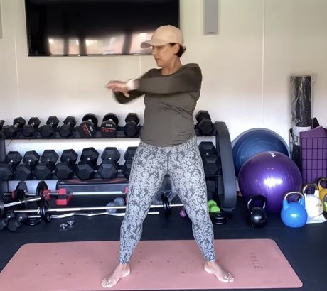 Saira Khan star art img