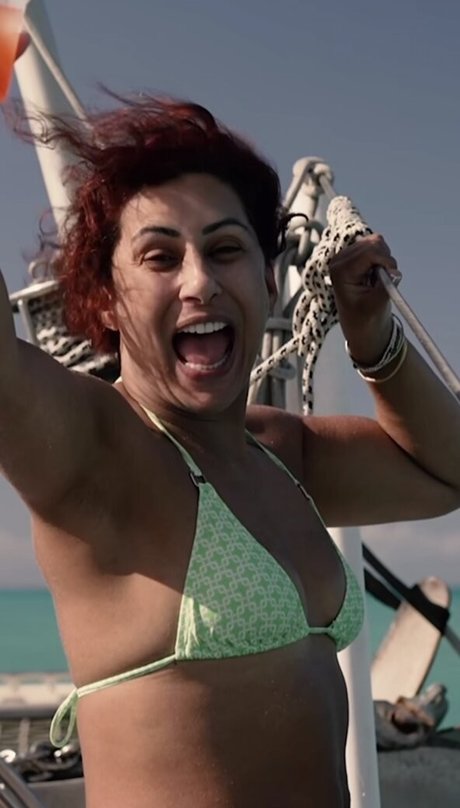 Saira Khan nude model image