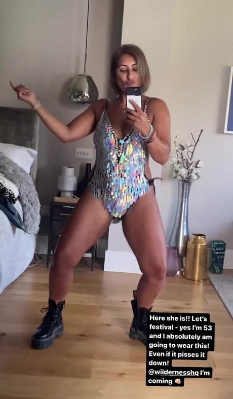 Saira Khan naked pornstar archive