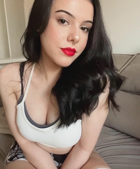 EmilyIsRedCoat art model image